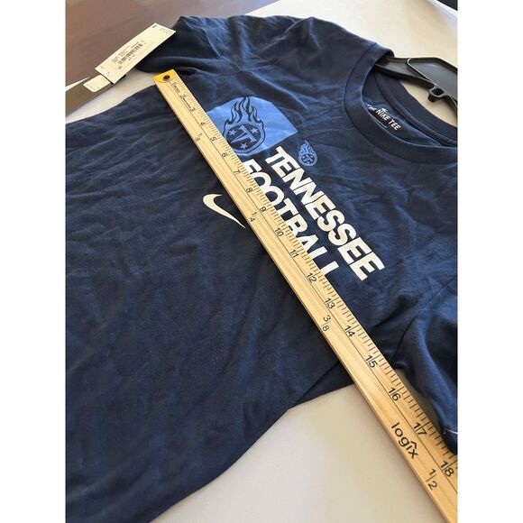 Nike Youth Tennessee Football Titans Local Back College Navy T-Shirt M (10-12) - Picture 9 of 10